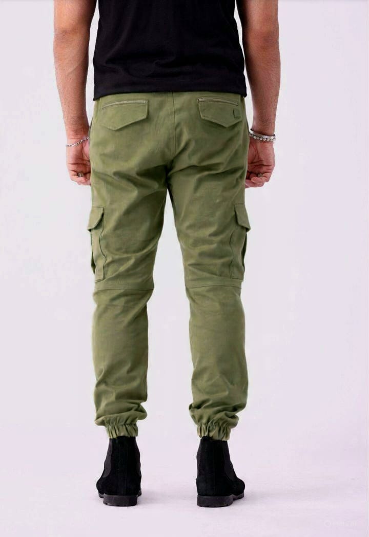 Cargo Trouser in olive color