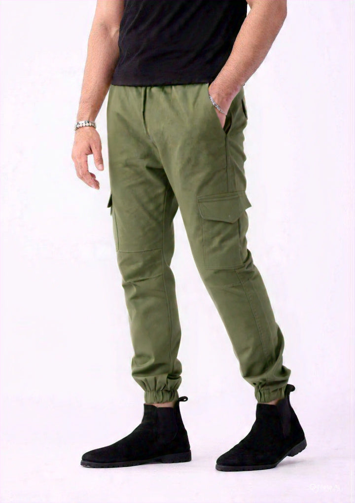 Cargo Trouser in olive color